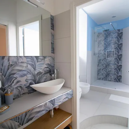 Quattrocchi's T Apartment